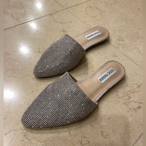 Super comfy veeeery shiny dressy shoes